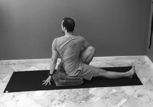 maritchyasana III costas 2
