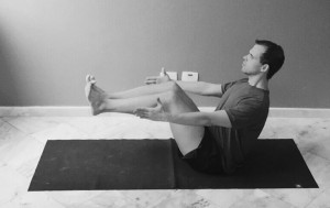 navasana flexionado