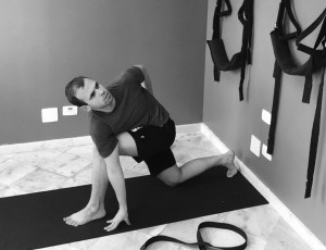 parivrtta parshvakonasana prep