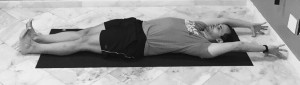 supta urdhva hastasana