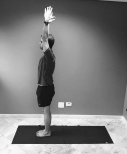 urdhva hastasana lado 2