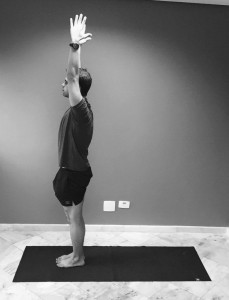 urdva hastasana lado