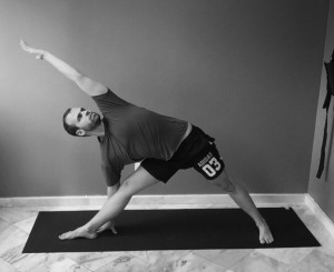 utthita trikonasana 2